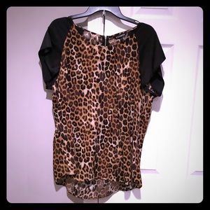 Beautiful leopard print top.